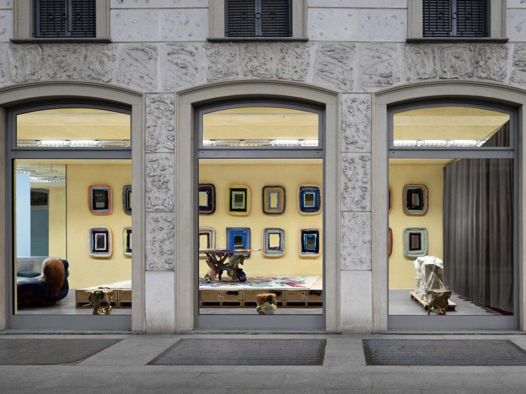 Kahn-2025-milan-install-03