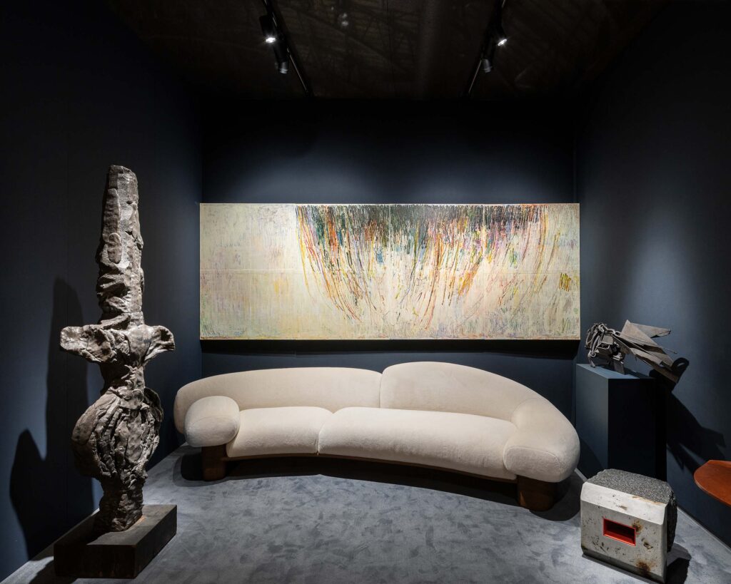 fair tefaf ny 2025 install 02 fair-tefaf-ny-2025-install-02