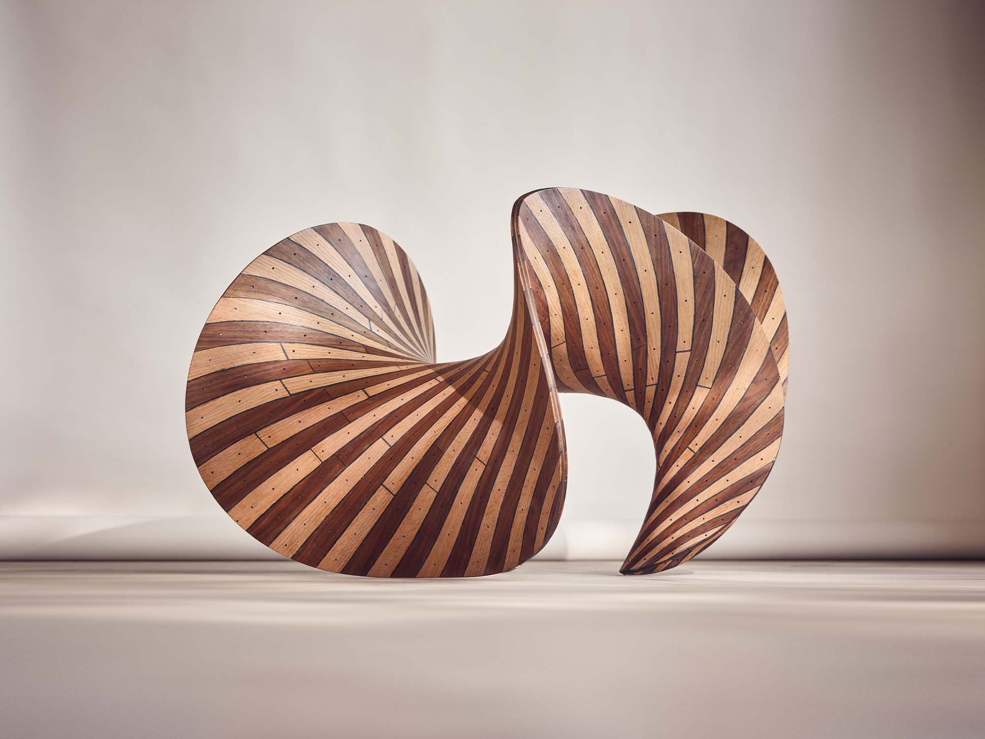 Laarman_Ply_Loop_Chair_01