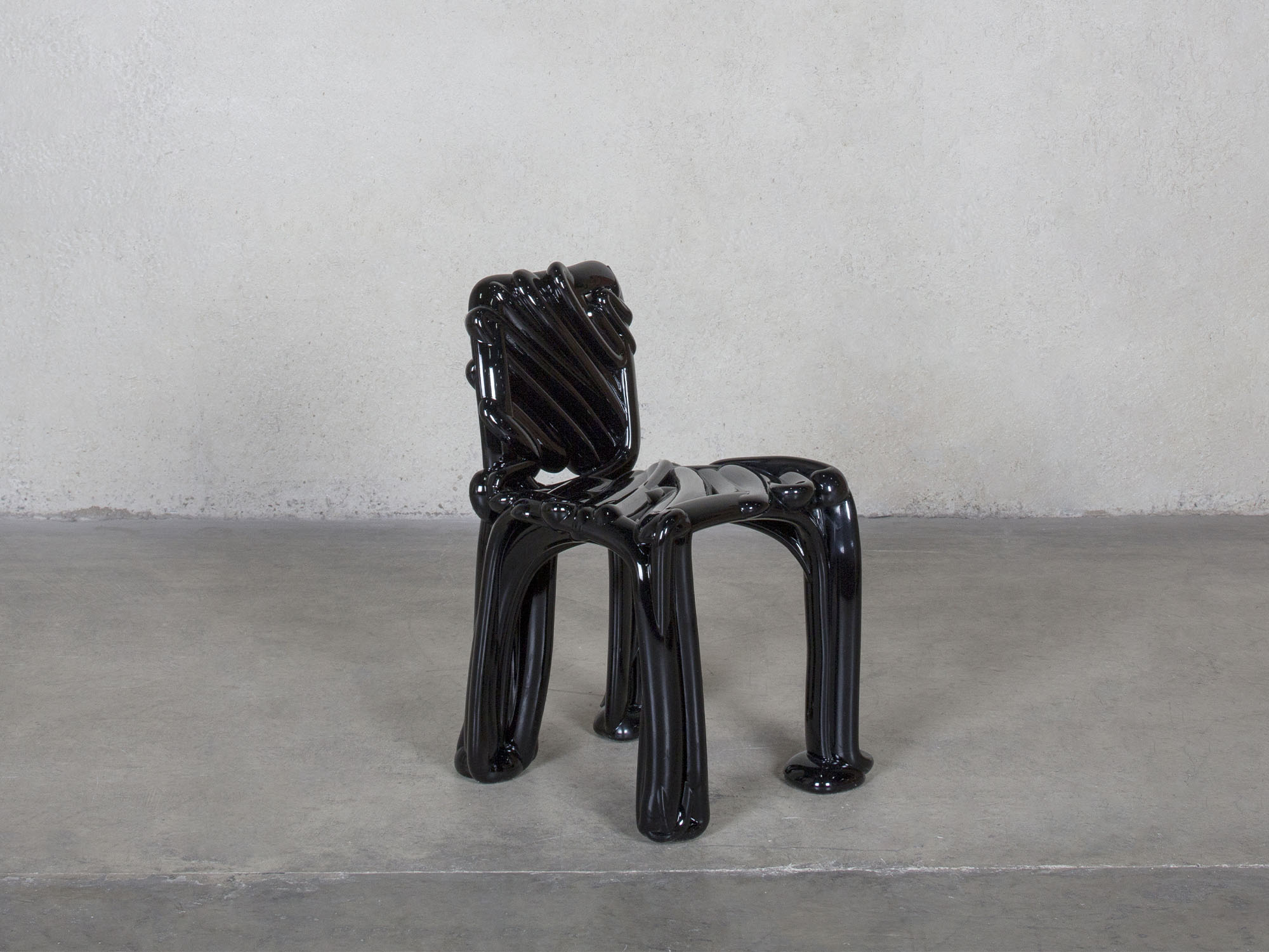 Front_Sketch_Chair_Rectangular_Back_Black