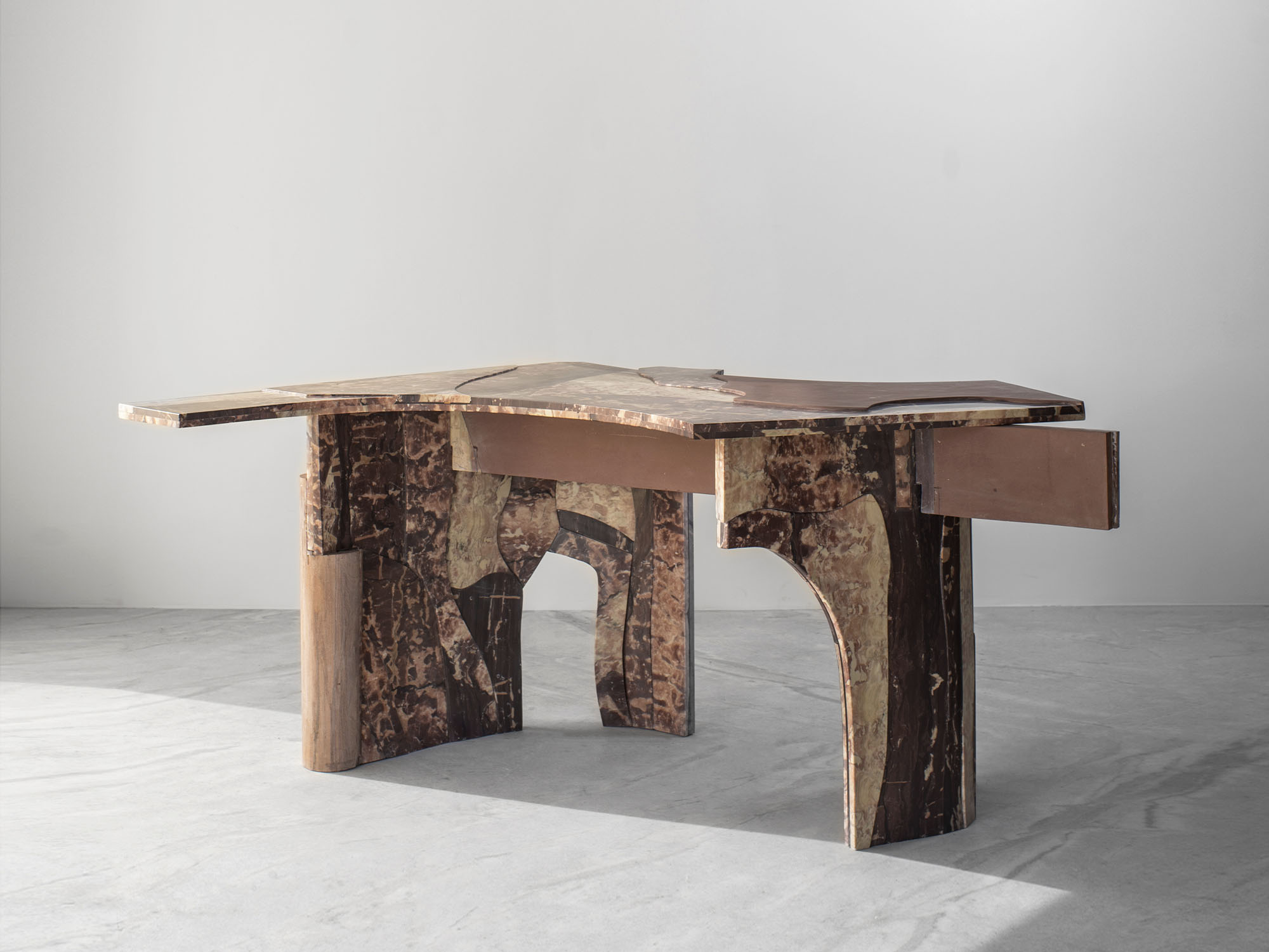 Studio_Raw_Material_Oxide_Desk